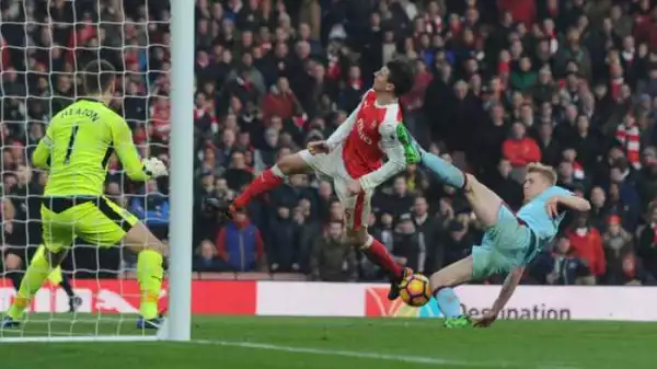 ‘Laurent Koscielny Was Offside’- Burnley Boss Dyche Blast Officials After His Team Lost To Arsenal